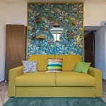 Deluxe Attic For 2, With Amazing Terrace And Poweful Wi-Fi - Very Near The Metro, Central Position, Very Well Connected To Train Stations And Malpensa, Linate And Begramo Airports