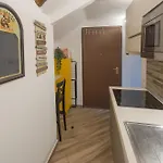 Deluxe Attic For 2, With Amazing Terrace And Poweful Wi-Fi - Very Near The Metro, Central Position, Very Well Connected To Train Stations And Malpensa, Linate And Begramo Airports