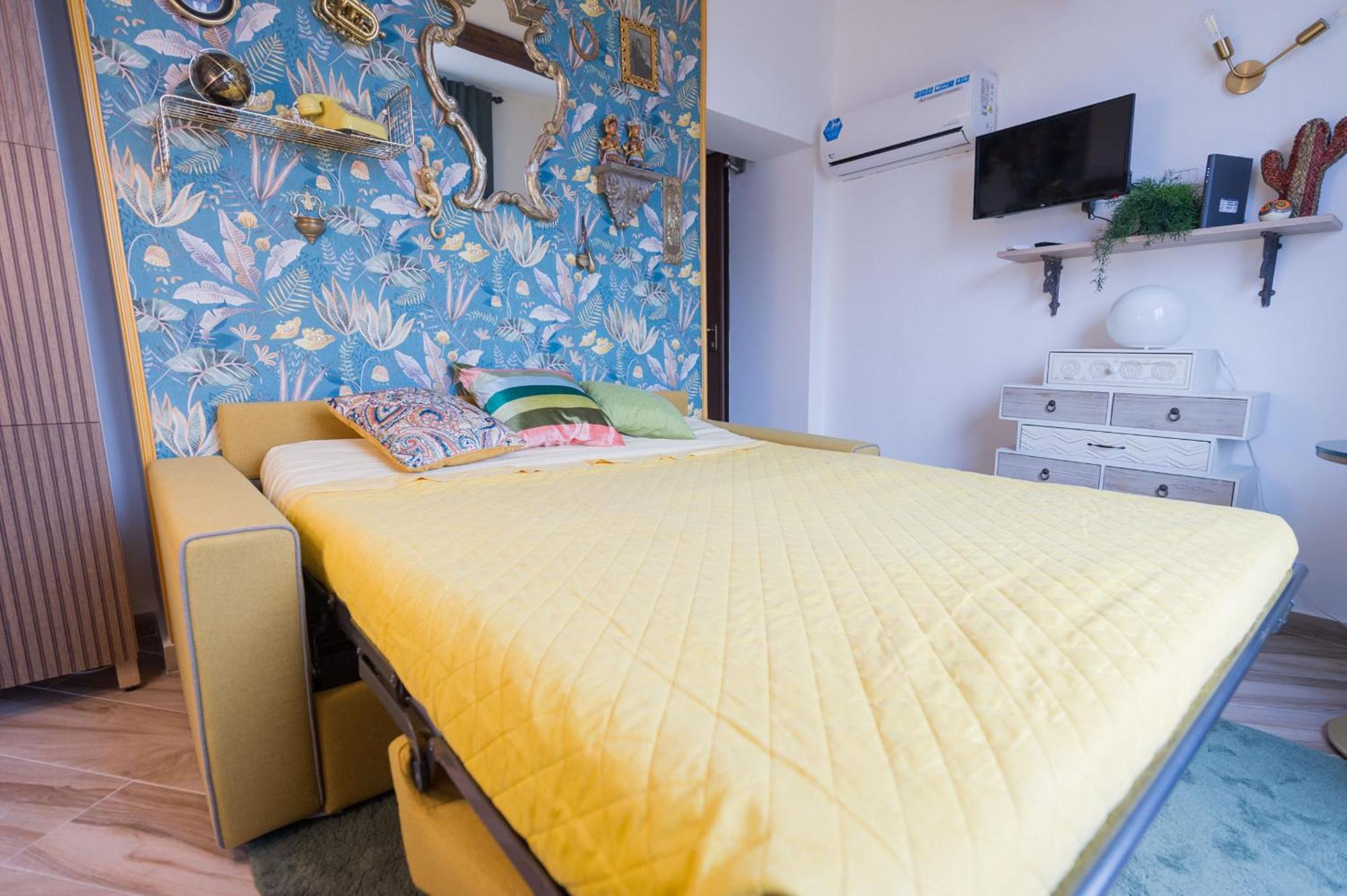 Deluxe Attic For 2, With Amazing Terrace And Poweful Wi-fi - Very Near The Metro, Position, Very Well Connected To Train Stations And Malpensa, Linate And Begramo Airports Appartement Milan